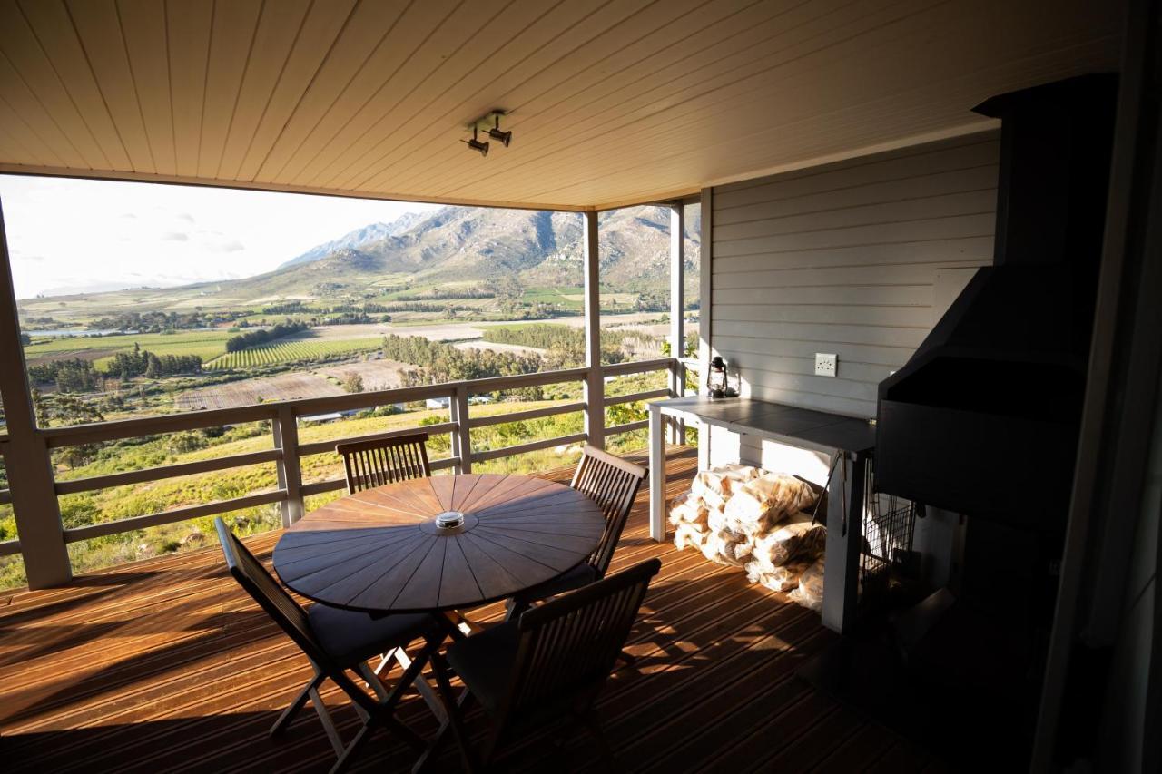 Big Sky Cottages Wolseley Exterior photo